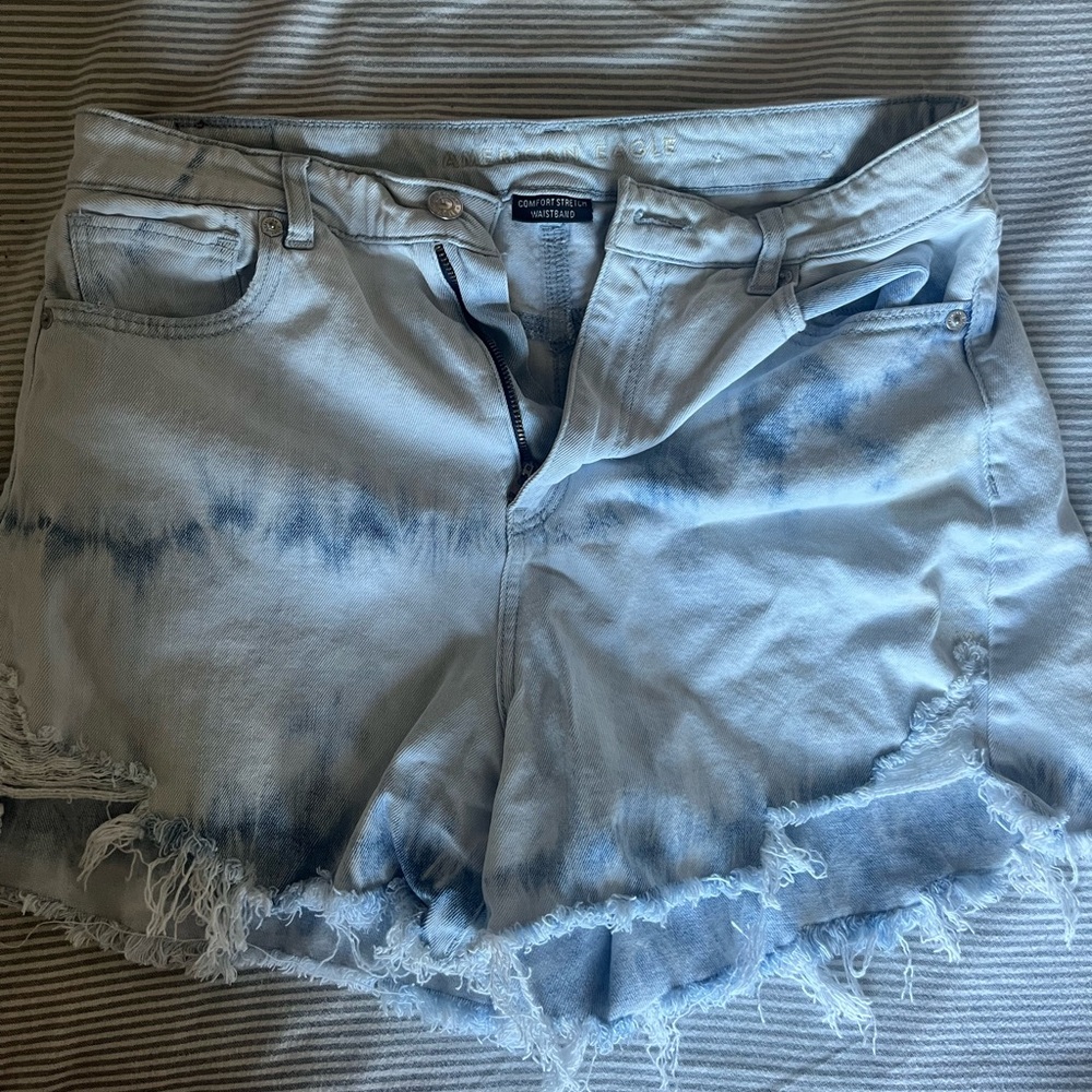 AMERICAN EAGLE high waisted denim shorts